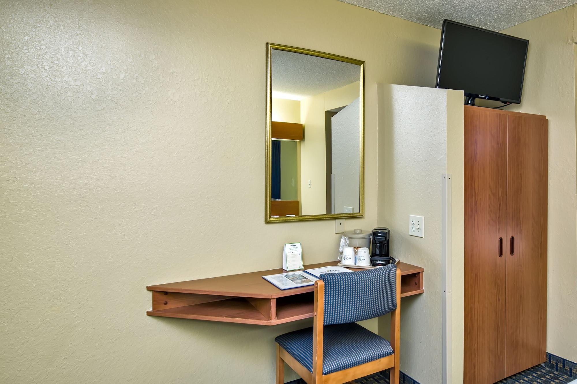 Microtel Inn & Suites Leesburg Exterior photo